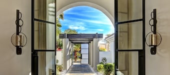 Villa Lago - Luxe Infinity Edge Pool, Mountain & Lake Views #065943 4br