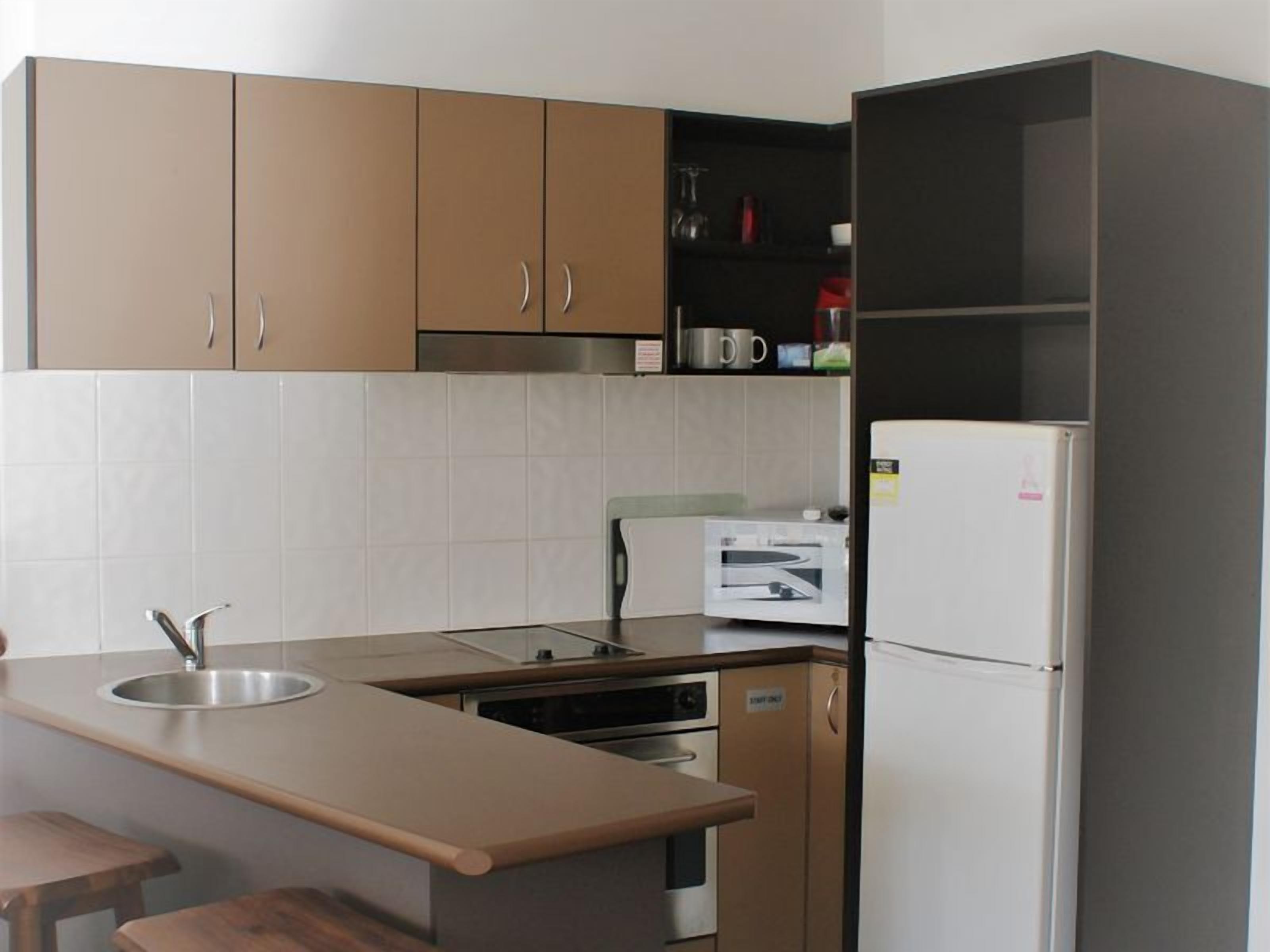 Broadbeach Getaway 510 — image 2