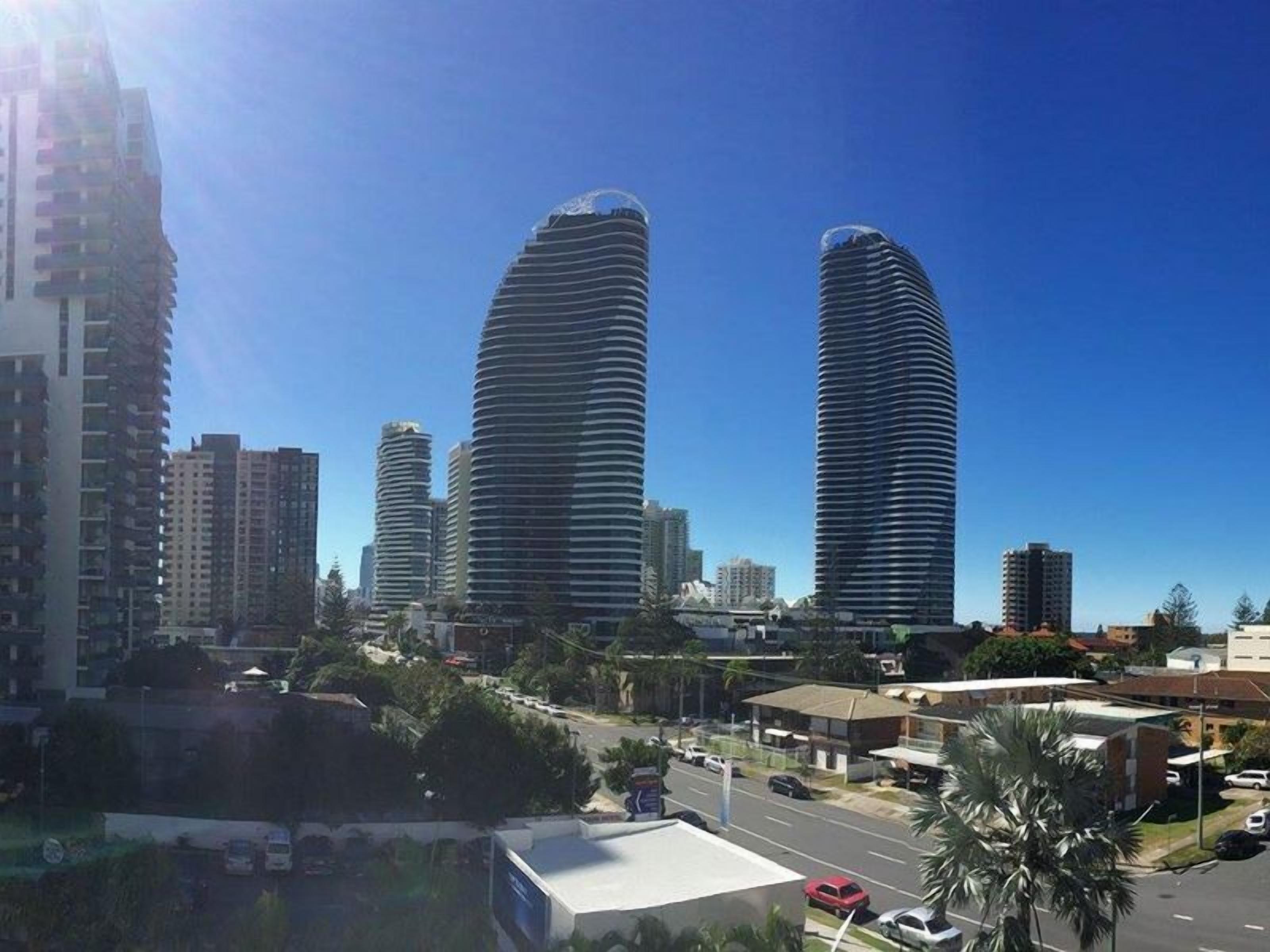 Broadbeach Getaway 510 — image 4