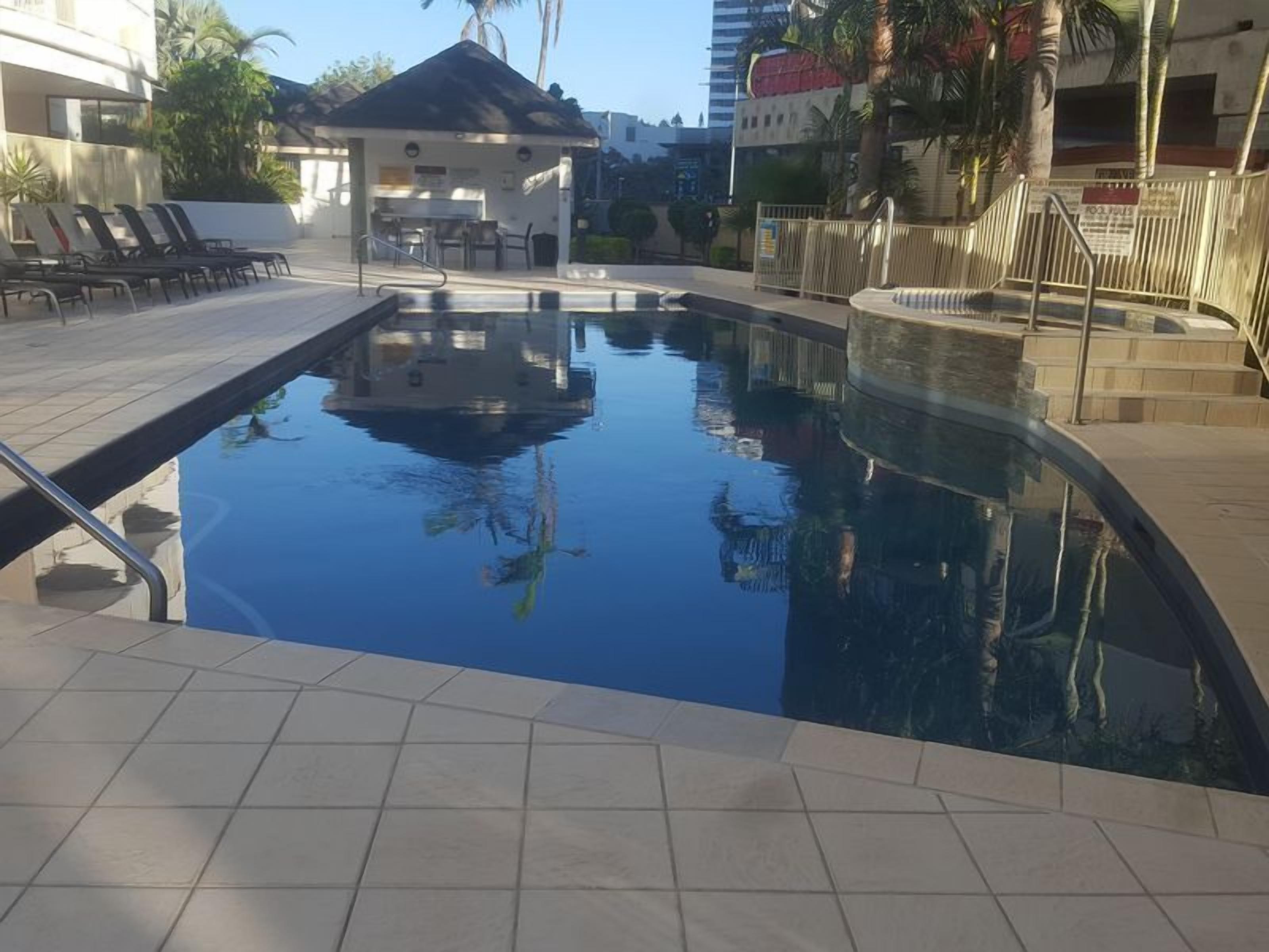 Broadbeach Getaway 510 — image 10