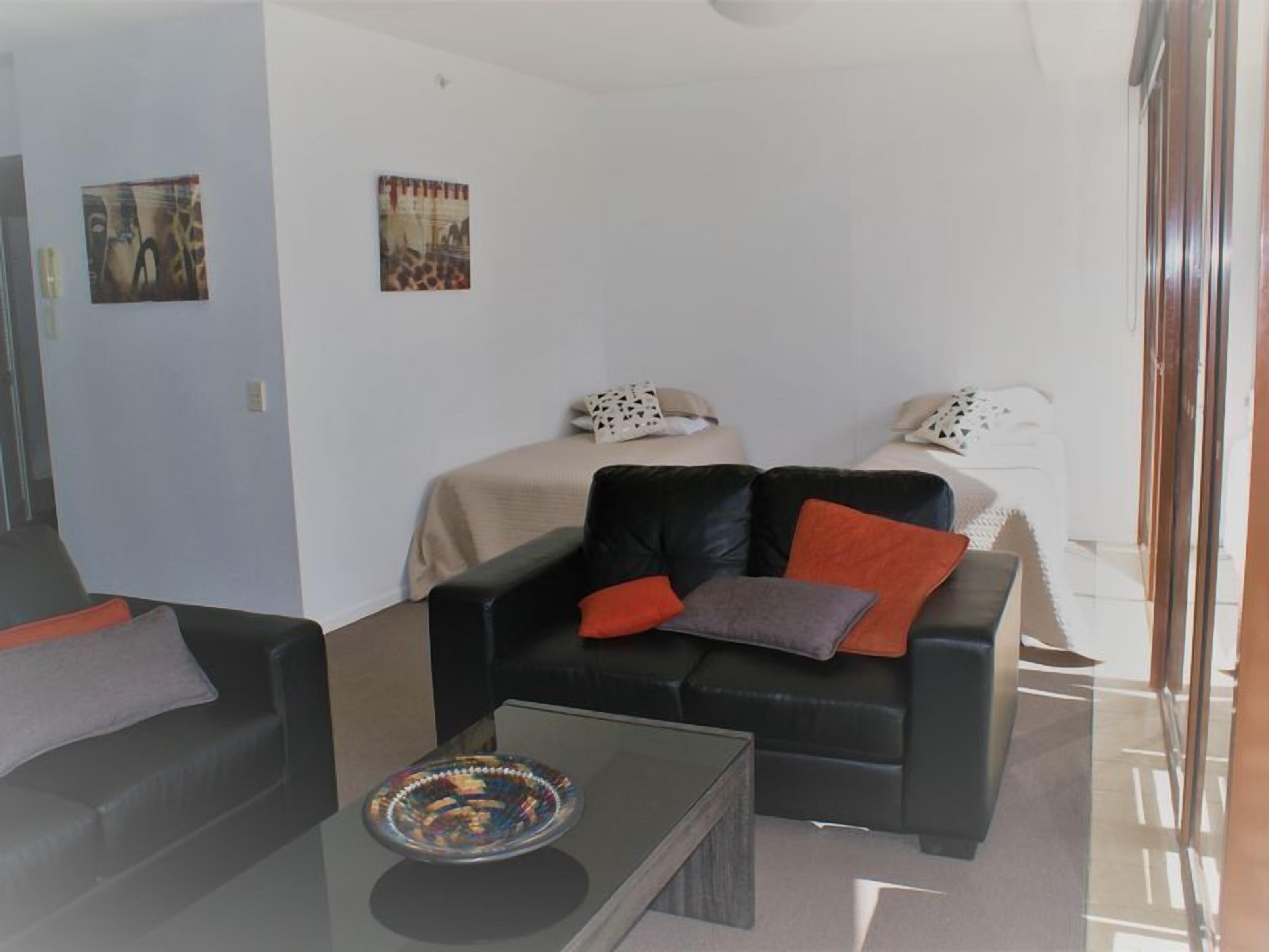 Broadbeach Getaway 510 — image 15