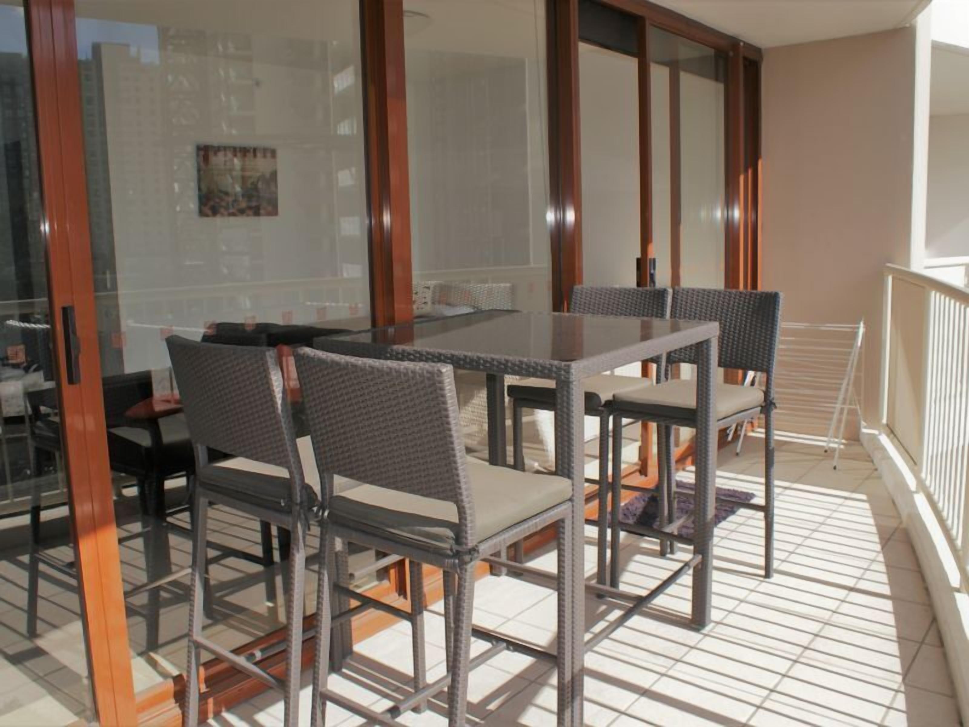 Broadbeach Getaway 510 — image 5