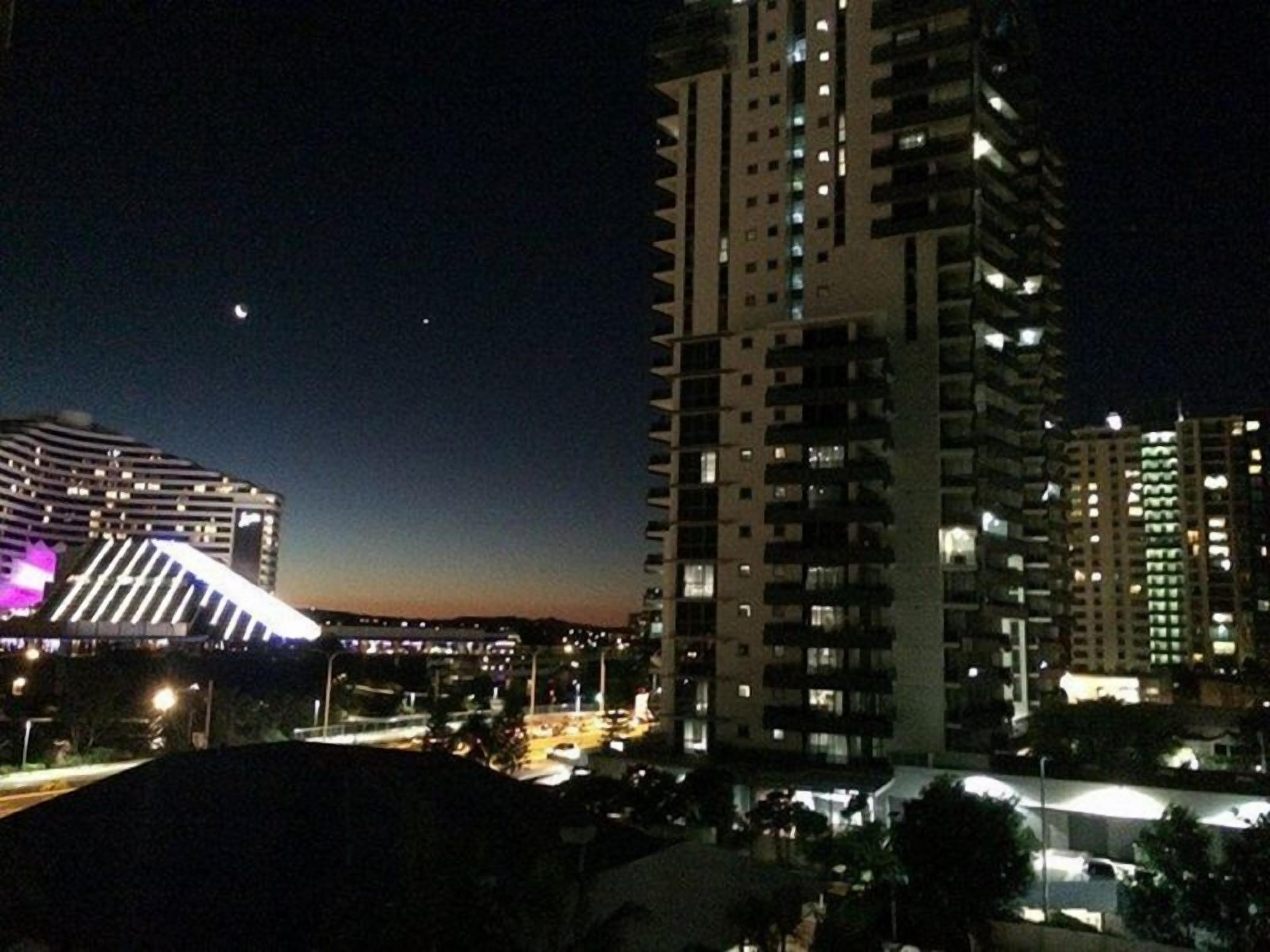 Broadbeach Getaway 510 — image 8