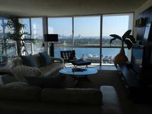 Smart TV, DVD player, stereo, offices