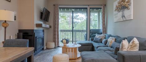 Smart TV, fireplace, offices