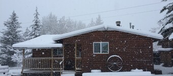 Big Bear Cabin at White Mountain Lodge