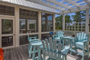 Outdoor dining - WindMark Beach, Outdoor Dining, Pool Access ~ Moon & Stars (WindMark Beach)