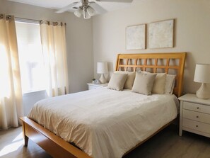 2 bedrooms, iron/ironing board, free WiFi, bed sheets - Perfect Little Beach Cottage for your stay on Oak Island (Oak Island)