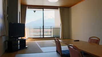 豪華客房, 非吸煙房, 私人浴室 (JapaneseWestern(A), Mt & Lake View) | 1 間睡房、羽絨被、免費 Wi-Fi、床單