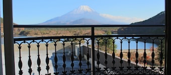 Shoji Mount Hotel