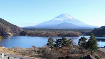 Japanese Western Style Room B 16sqm (Private Bathroom, Mount Fuji and Lake Shoji View), Non Smoking | Down duvets, free WiFi, bed sheets