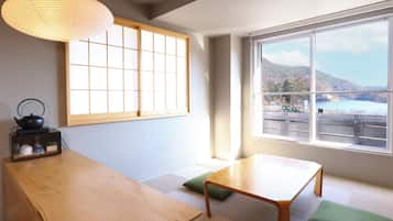 Chambre Quadruple Familiale, non-fumeur, vue lac (JapaneseWestern, Mt)