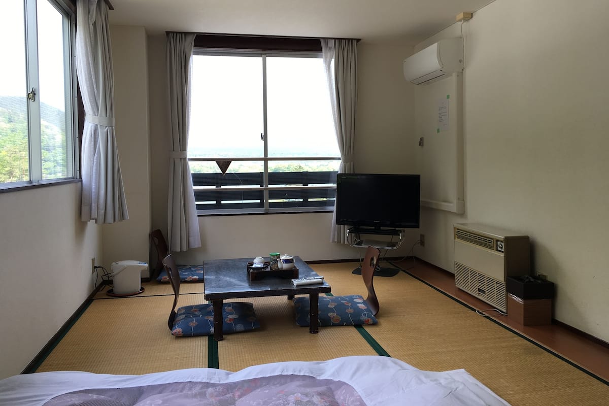 Japanese Style Room A 16sqm (Private Bathroom, Mount Fuji and Lake Shoji View), Non Smoking | 1 bedroom, down comforters, free WiFi, bed sheets