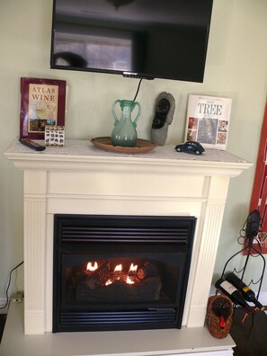 Interior - 100 year old stone cottage nestled in beautiful, quiet nature (Harrison)