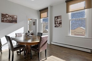 تناول الطعام