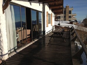 تناول الطعام بالخارج