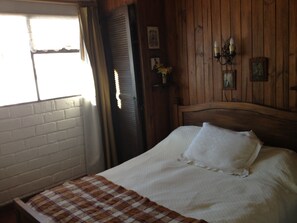 3 عدّة غرف نوم وملاءات أسرّة