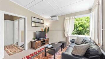TV, Netflix, streaming services, offices