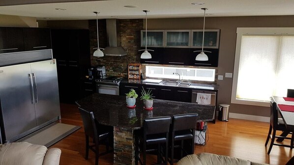 Fridge, microwave, oven, stovetop - Executive Quiet Home on Edge of City (Saskatoon)