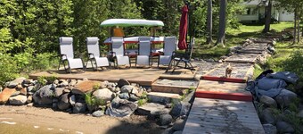 Come and enjoy this beautiful private cottage with your family!!