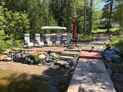 Come and enjoy this beautiful private cottage with your family!!