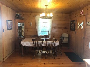 Dining - Come and enjoy this beautiful private cottage with your family!! (Crystal Falls)