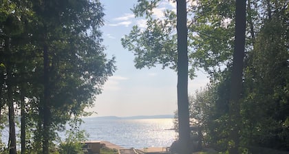 Come and enjoy this beautiful private cottage with your family!!