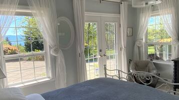 2 habitaciones, escritorio, tabla de planchar con plancha y wifi gratis