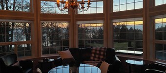    Ocean Oasis Stunning OceanView Suite on 6 Park-Like Acres