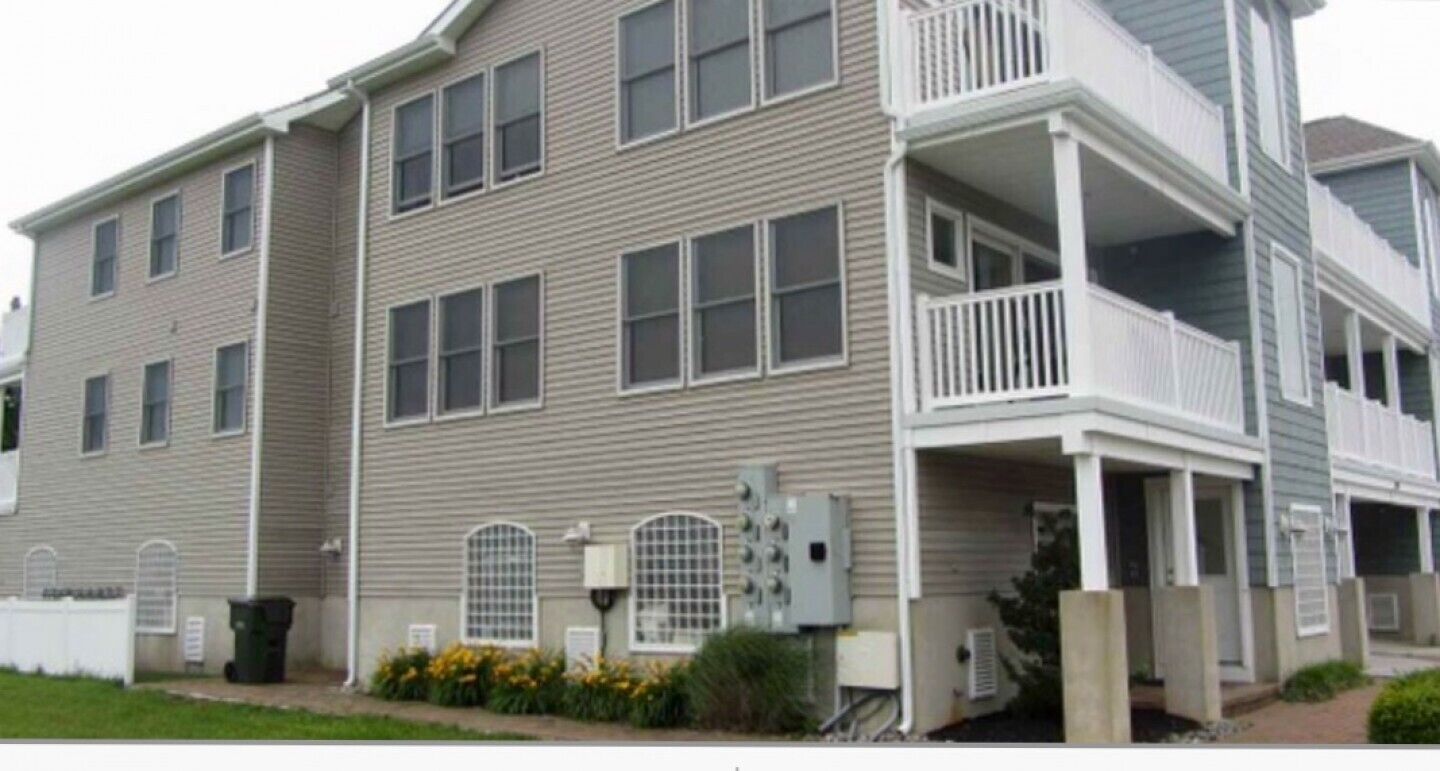 Beautiful Bayside Condo Perfect for Families