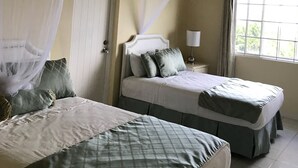 5 soverom, skrivebord, strykejern/-brett og wi-fi (inkludert)