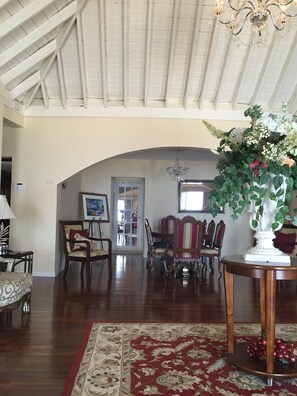 Dining -  Amazing five-bedroom villa, 15 minutes From Airport, airport transfers included (Montego Bay)