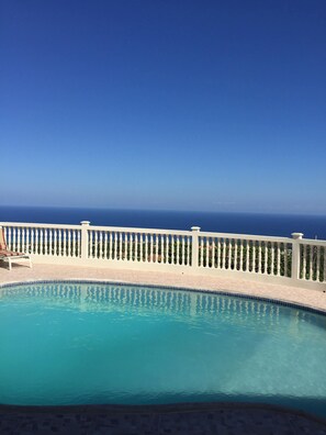 Outdoor pool - Amazing five-bedroom villa, 15 minutes From Airport, airport transfers included (Montego Bay)