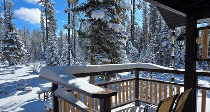 Cozy Fireside Cottage - The Rock