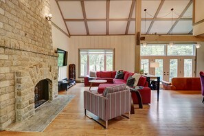 TV, fireplace, DVD player, offices