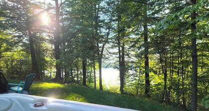 Luxury Chalet Austin: Hot Tub, Lake & Mountain View