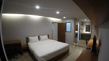 Kamar Keluarga, 2 kamar mandi | Meja kerja, tirai kedap cahaya, Wi-Fi gratis, dan seprai linen