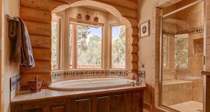 Spacious 4BR Cabin near Zion · Stargazing Deck, Trails, Pool Table & Family Fun