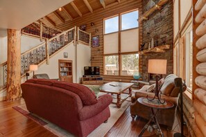 Smart TV, fireplace, DVD player, books