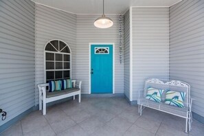 Unclassified image, 4 of 16, button - Beachy and cozy 3-bedroom, 2-bath home (Marco Island)