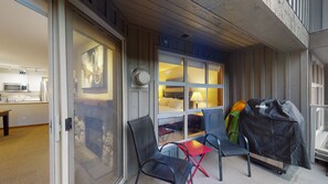 1 bedroom, iron/ironing board, internet, bed sheets