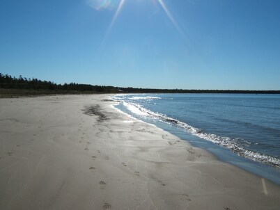 4 Bedroom Cottage On Manitoulin Island, Ontario