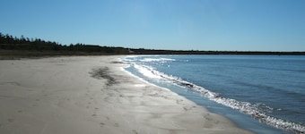4 Bedroom Cottage On Manitoulin Island, Ontario