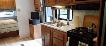 Small family? Nature lover? Birder? Writer? Hiker? Stargazer? WELCOME!