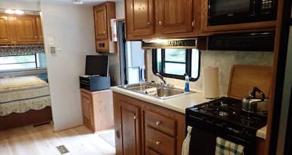 Small family? Nature lover? Birder? Writer? Hiker? Stargazer? WELCOME!