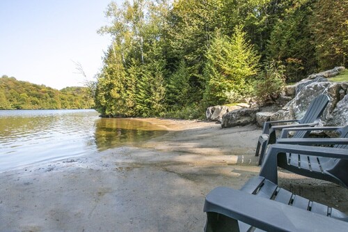 Big Cottage on the lake (The Grand Lodge)