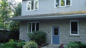 Exterior - Greystone Annex - easy access to Bruce Peninsula (Kemble)