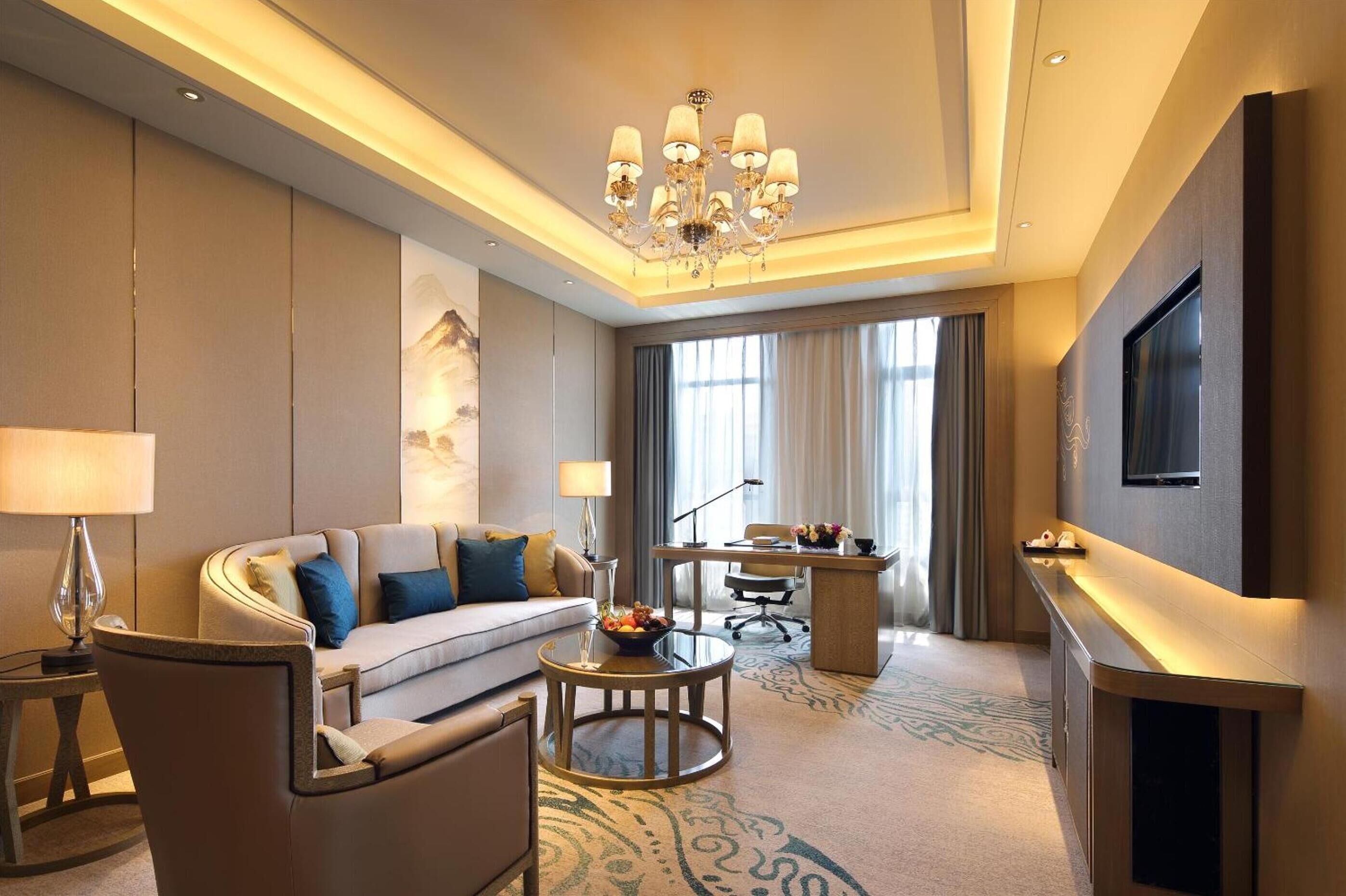 Executive Suite | Living room | LCD TV