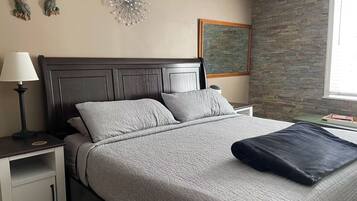 2 bedrooms, iron/ironing board, free WiFi, bed sheets