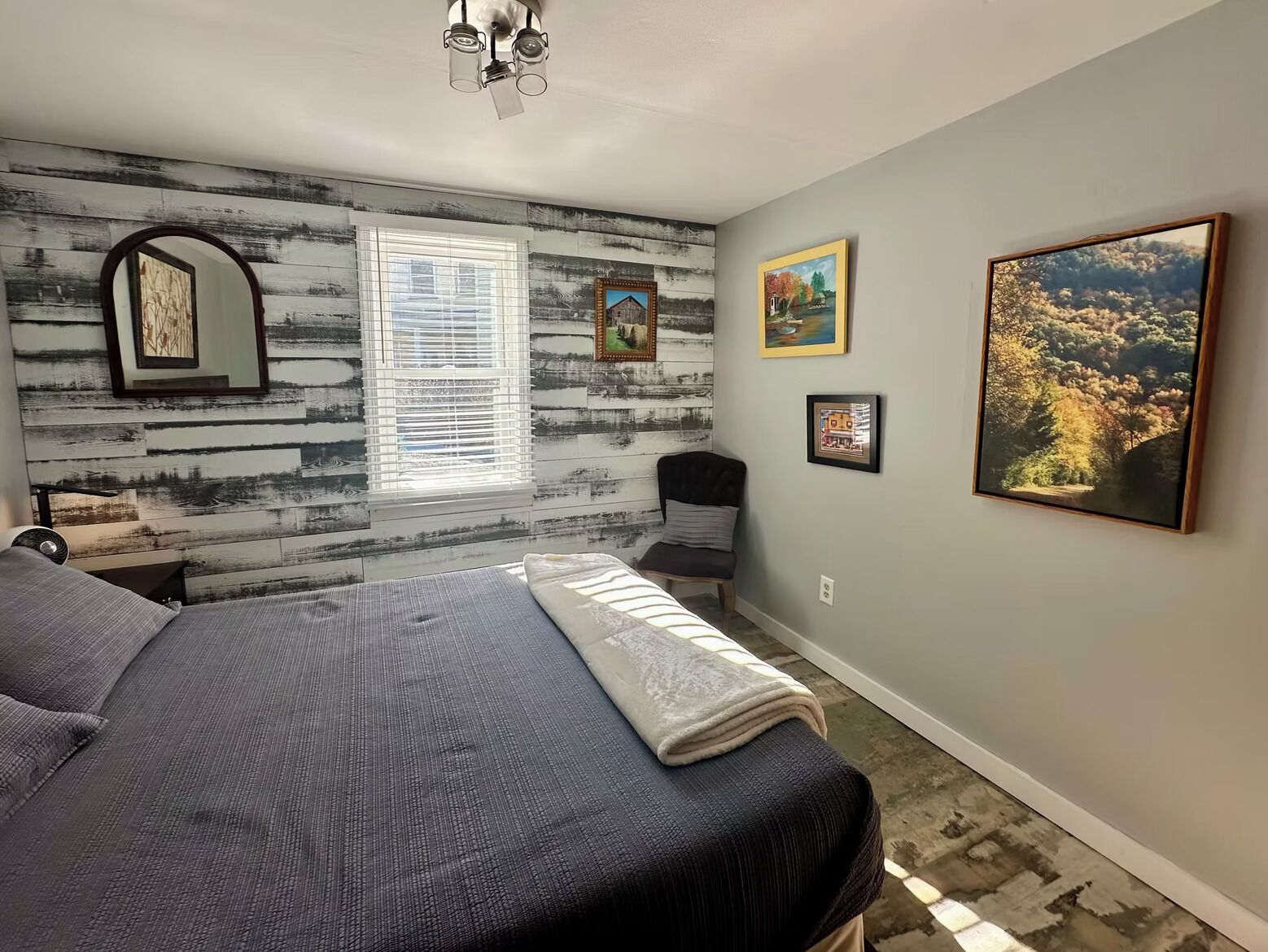 2 habitaciones, tabla de planchar con plancha y wifi gratis 